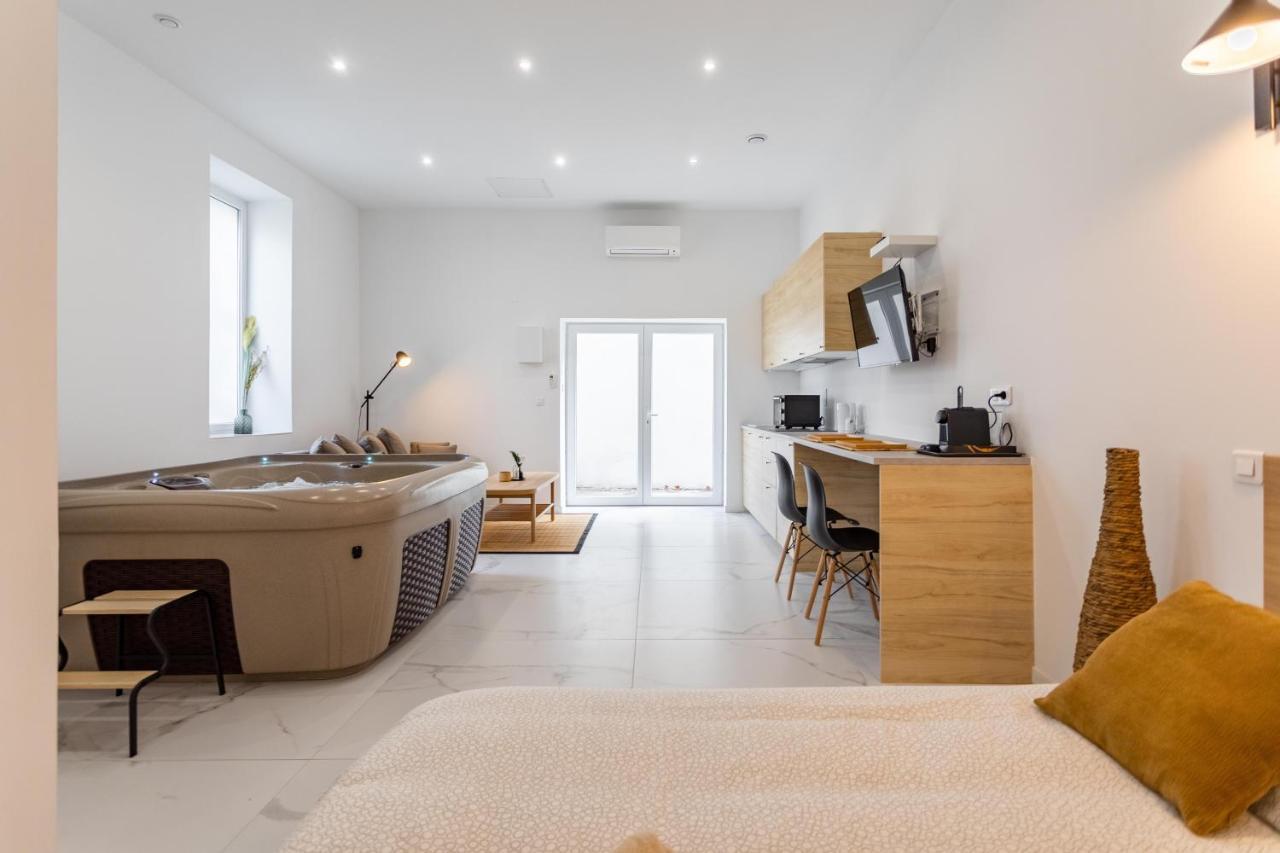 Love Room Jacuzzi Sauna Privatif Marseille Exteriér fotografie