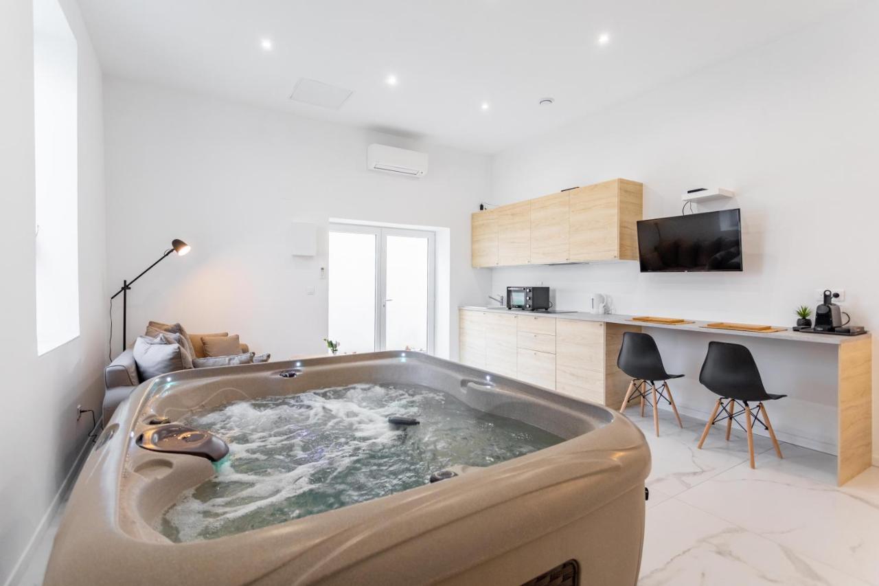 Love Room Jacuzzi Sauna Privatif Marseille Exteriér fotografie